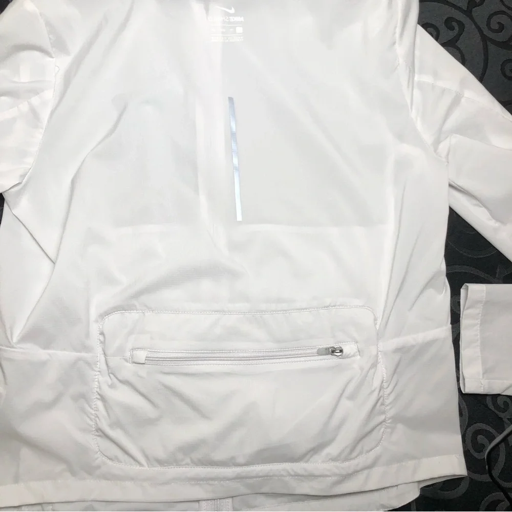 ⭐️NEW⭐️ Nike Shield Crop Running Jacket Women - Picture 13 of 14